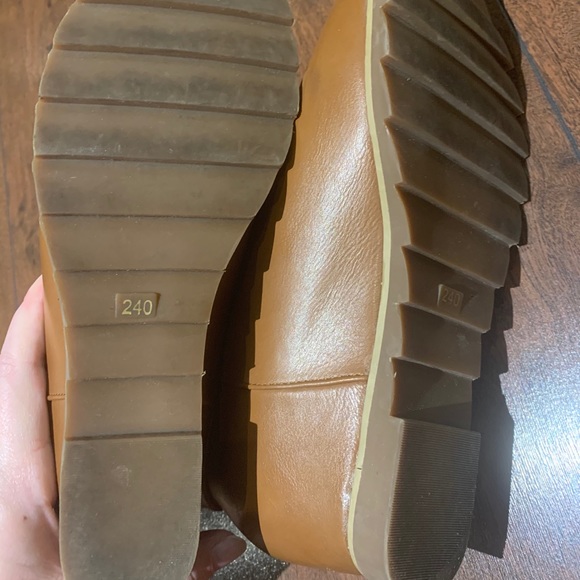 Boots - Picture 3 of 3